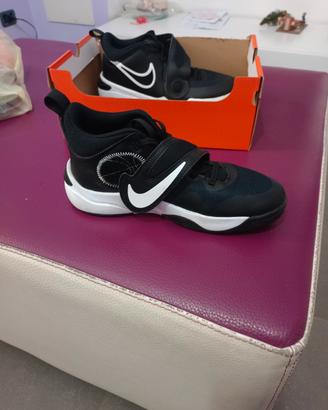 scarpe nike nuove mai usate