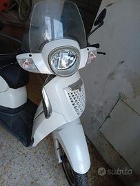 Aprilia Scarabeo 200 i.e.
