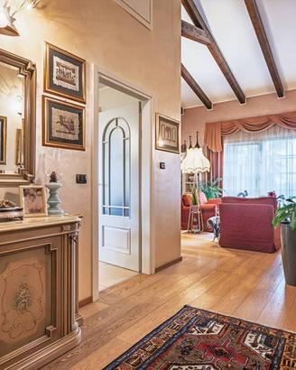 Villa di 547 m² con più di 5 locali e box auto dop