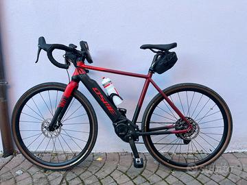 Bici e-gravel Osme