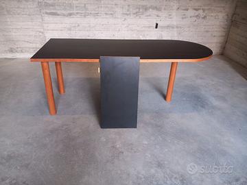 Tavolo da pranzo di design anni 70-80 (8 posti)