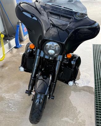 Street glide st