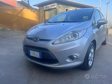 FORD FIESTA TITANIUM