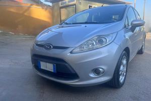 FORD FIESTA TITANIUM
