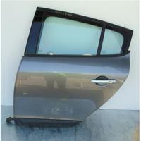 821010108R PORTA POSTERIORE SX RENAULT MEGANE III 