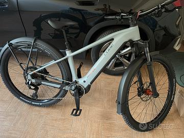 Cube reaction hybrid race 800 FE