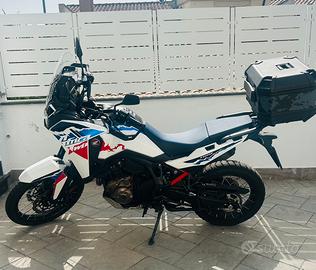 Africa Twin 1100L DCT ES (Garanzia residua 5 anni)