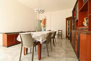 5 LOCALI A SAPRI