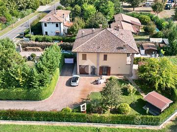 PORZIONE DI BIFAMILIARE A BARICELLA