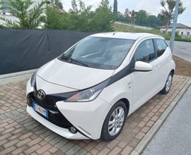 Toyota aygo x-cite 5 porte