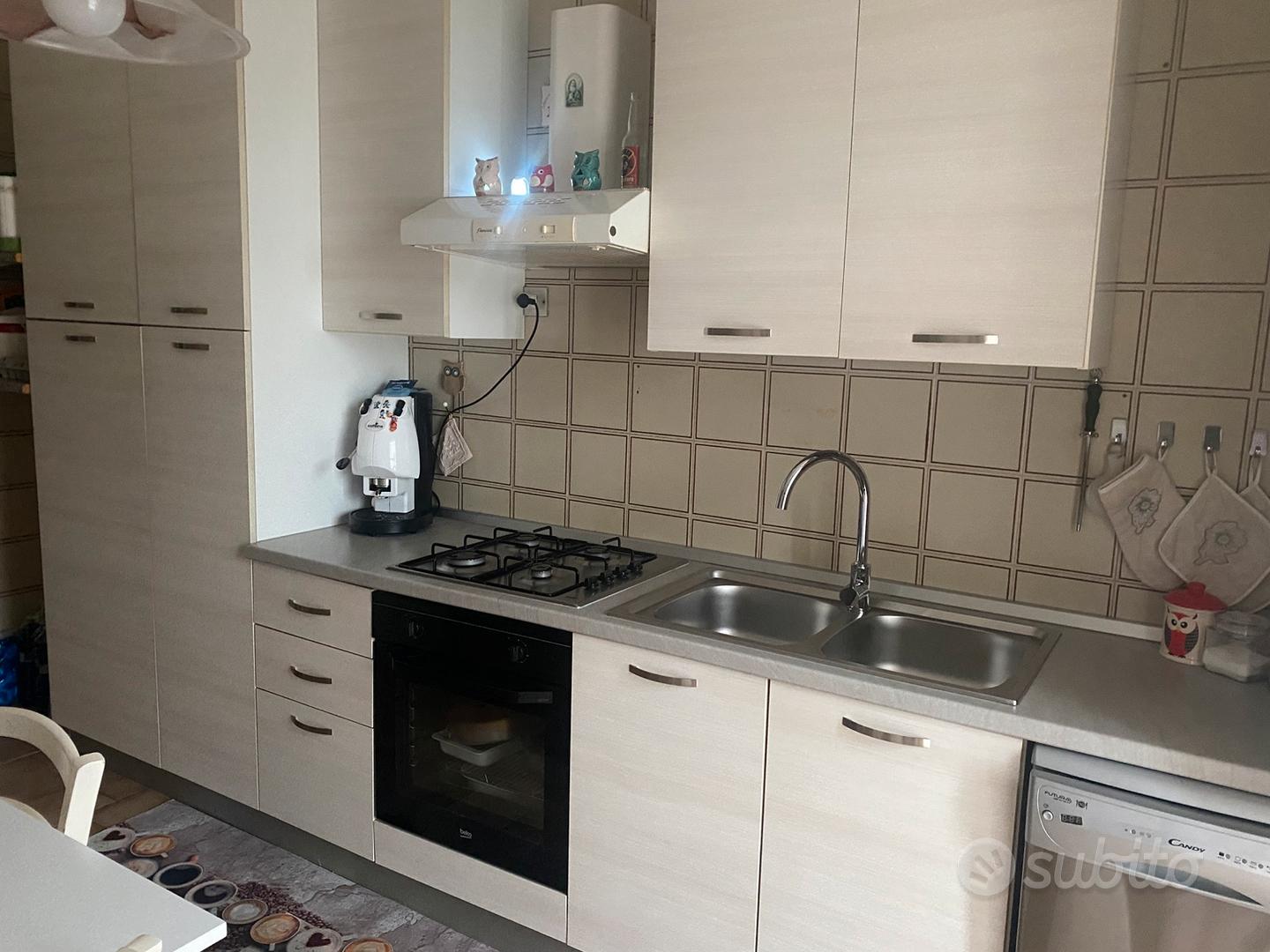Cucina Arredamento e Casalinghi In vendita a Novara