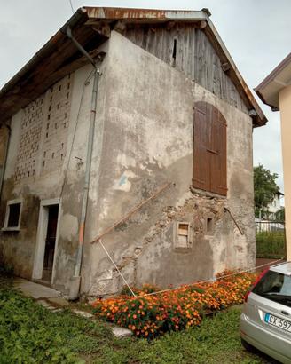 Fienile (Stavolo) in zona montana