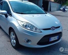 Ford fiesta 5P-1.2 benz-titanium-full-2011