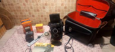 macchina fotografica YASHICA MAT 124-G