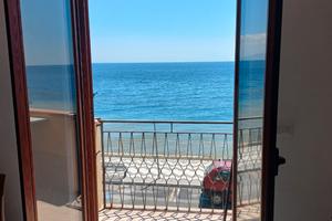 Appartamento Fronte mare S.Alessio Siculo