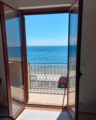 Appartamento Fronte mare S.Alessio Siculo