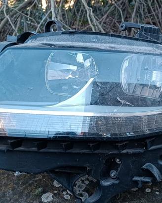 Faro anteriore sinistro Audi A4 Avant 2009