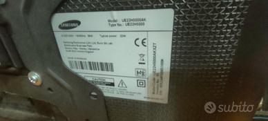 tv lcd 22 pollici con staffa a parete