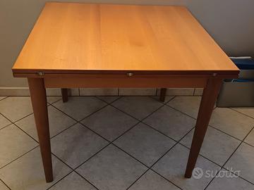 Tavolo allungabile in ciliegio