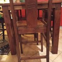 tavolo e sgabelli in legno massiccio 