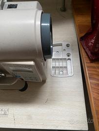 Macchina con trasporto punta ago