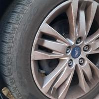 Cerchi in lega con gomme invernali