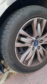 Cerchi in lega con gomme invernali