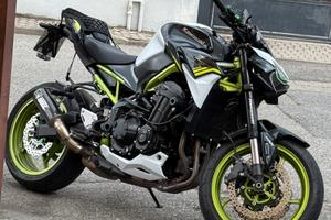 Kawasaki ZR900 performance 2021