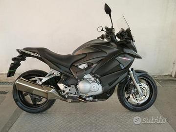 Honda CrossRunner V4 - 2014