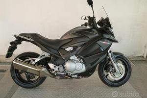 Honda CrossRunner V4 - 2014