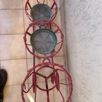 Portavasi in ferro lavorato