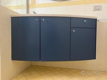 Mobile bagno sospeso