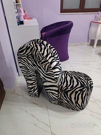 sedia a forma di scarpa
