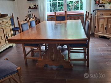 tavolo sala da pranzo, sedie e mobili coordinati