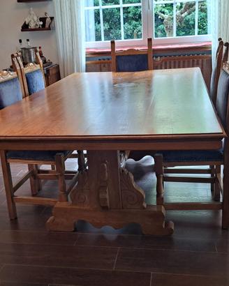 tavolo sala da pranzo, sedie e mobili coordinati