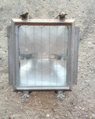 Faretto alogeno con lampadina 