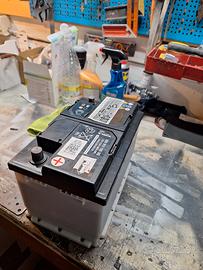 Batteria seminuova originale volkswagen 640A 72ah