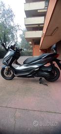 scooter Honda forza 350