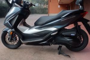 scooter Honda forza 350