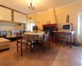 2 LOCALI A MONTORIO ROMANO