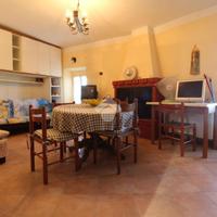 2 LOCALI A MONTORIO ROMANO