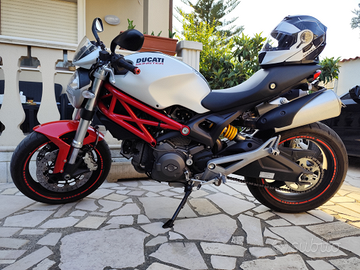 Ducati Monster 696+