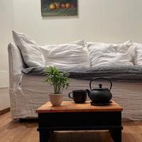 Tavolino comodino in legno fatto a mano