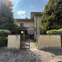 VILLA SINGOLA A BORGO VIRGILIO