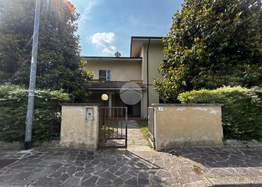 VILLA SINGOLA A BORGO VIRGILIO