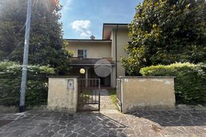 VILLA SINGOLA A BORGO VIRGILIO