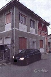 Immobile in asta di 101 m² con 4 locali a Torlino 