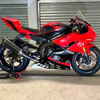 Yamaha R6