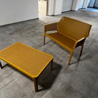 Tavolo e divanetto NARDI