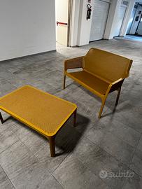 Tavolo e divanetto NARDI